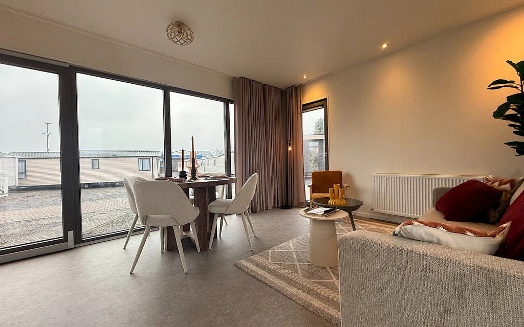 BBBB-1.webp BBBB-1.webp